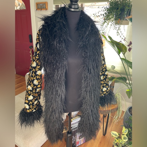 OOTO Retro Fur Trum Coat - Picture 1 of 4